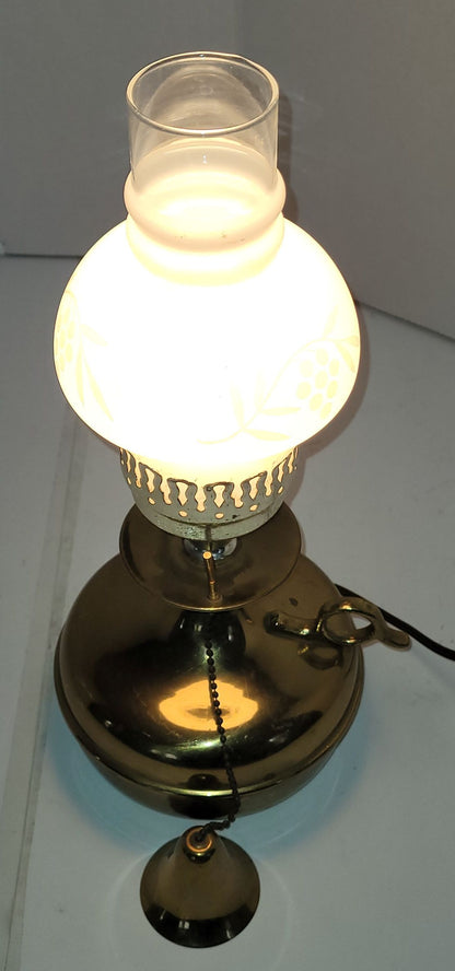 Lampe électrique en laiton (style lampe à l'huile)