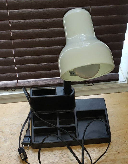Lampe de bureau avec rangement