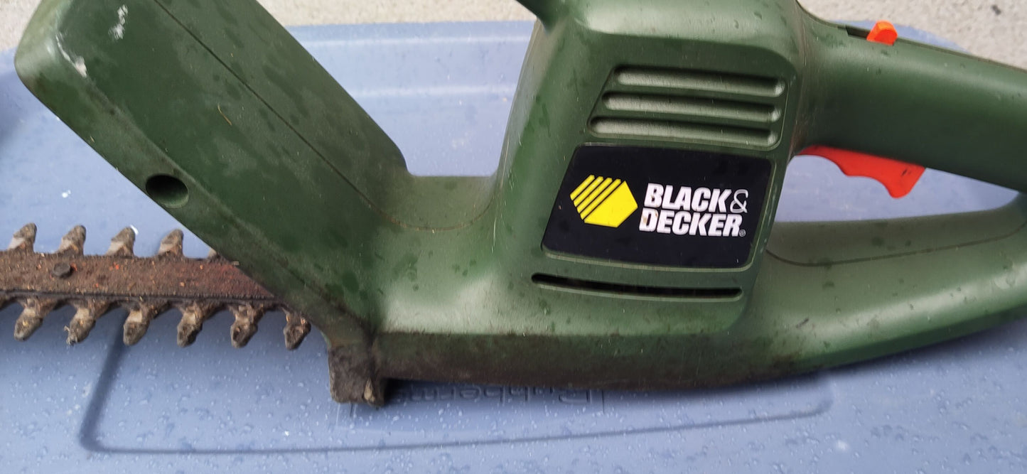 Taille-haie électrique Black N'Decker